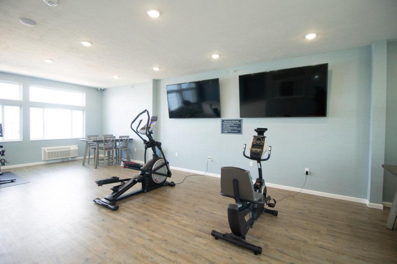 The Baywatch Resort Traverse City Extérieur photo