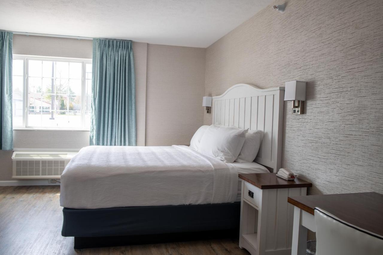 The Baywatch Resort Traverse City Chambre photo