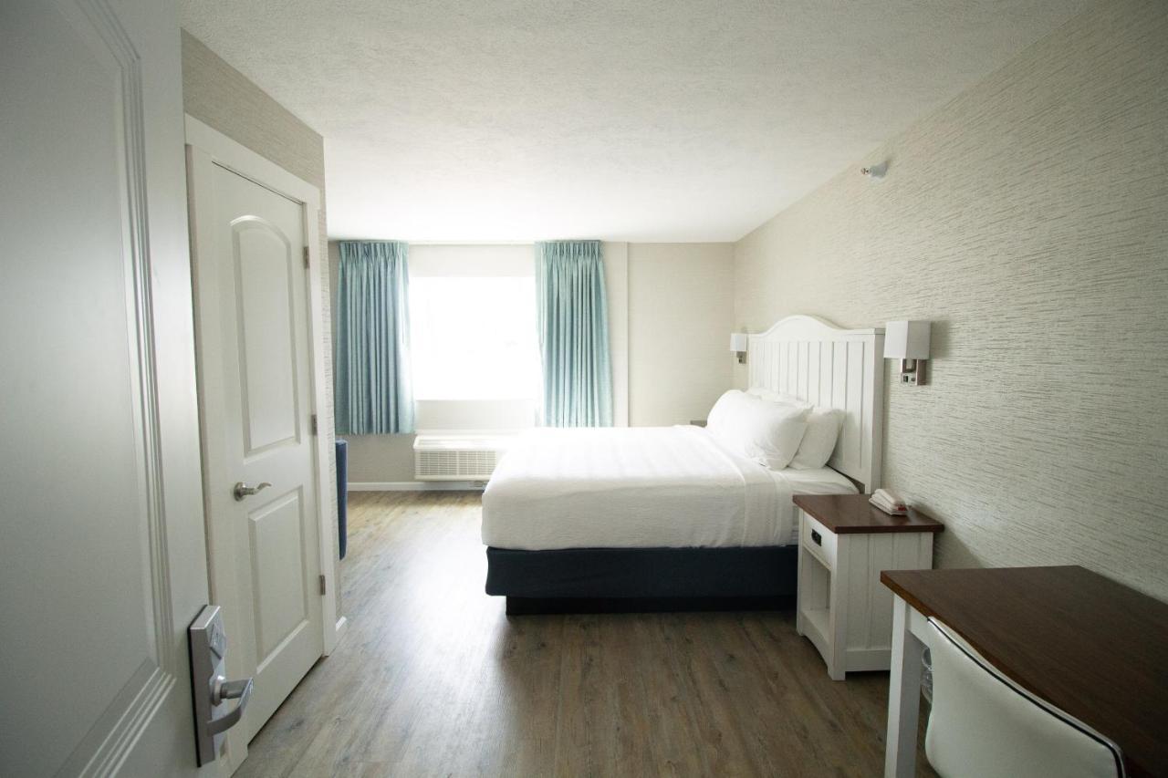 The Baywatch Resort Traverse City Chambre photo